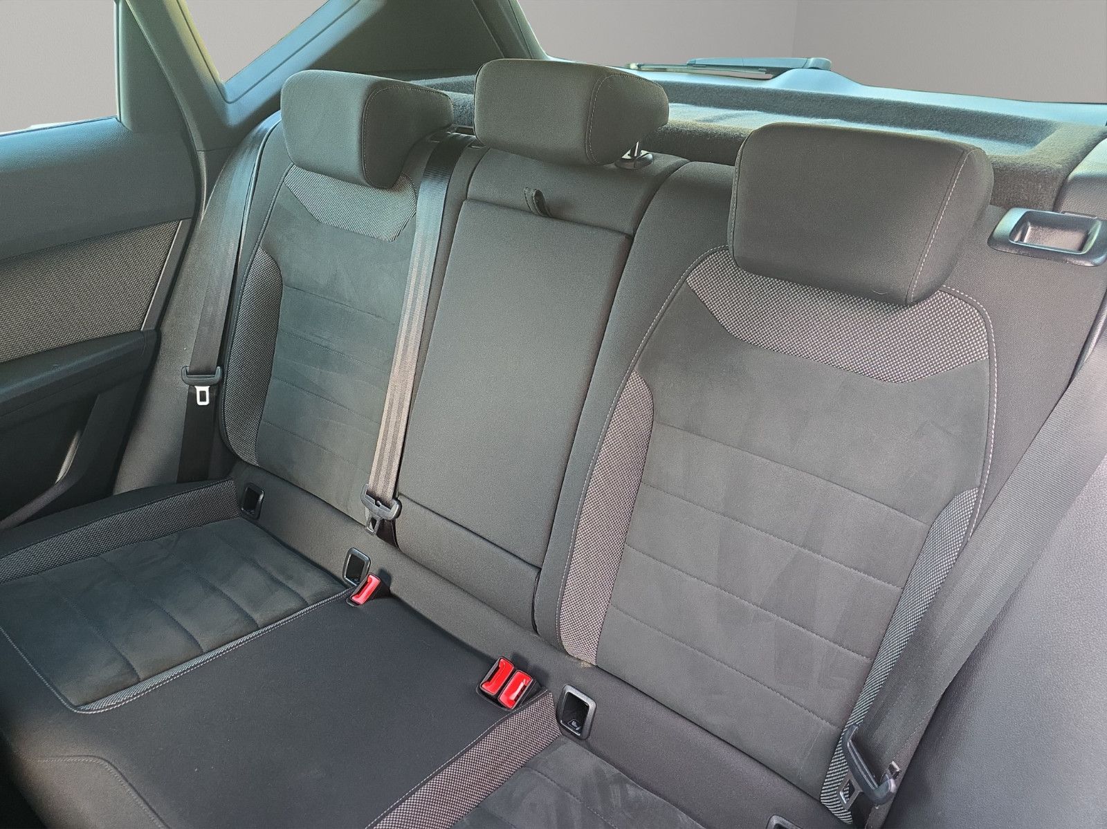 Fahrzeugabbildung SEAT Ateca Xcellence+LED+Navi+PDC+Kamera+AHK
