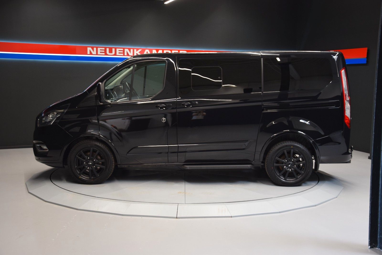 Fahrzeugabbildung Ford Custom 320 L1 Leder Navi Autom. Kamera