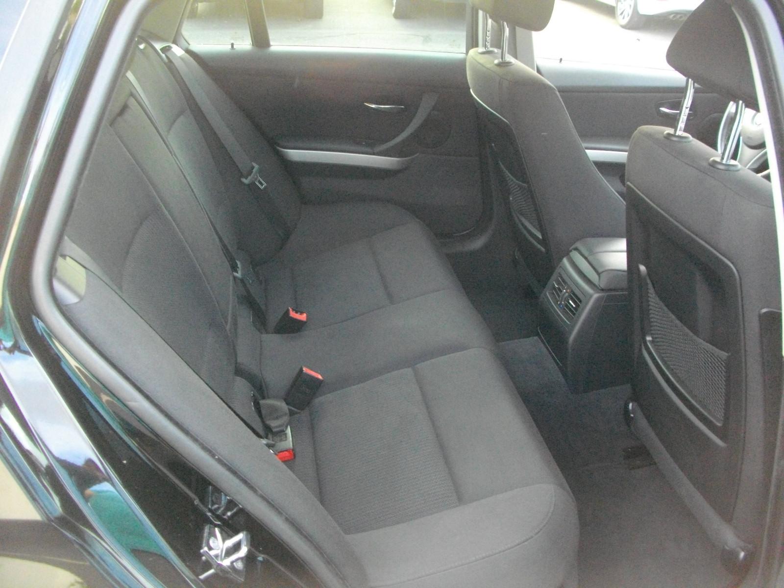 BMW 320 2009 — photo 15