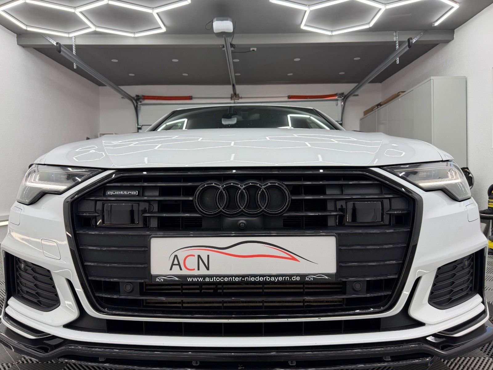 Fahrzeugabbildung Audi A6 Lim. 55 TFSI e Quattro/S6 OPTIK/STERNENHIMMEL