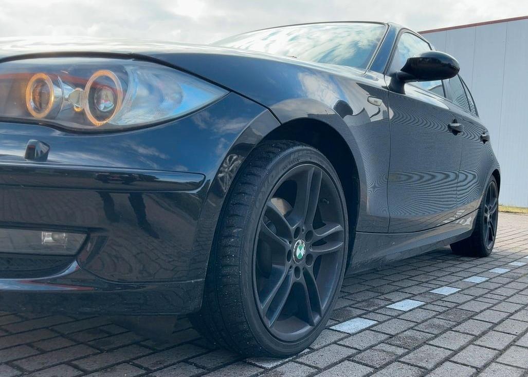 BMW 120i AUTOMATIK NAVI XENON Leder SHZ Tüv PDC KLM