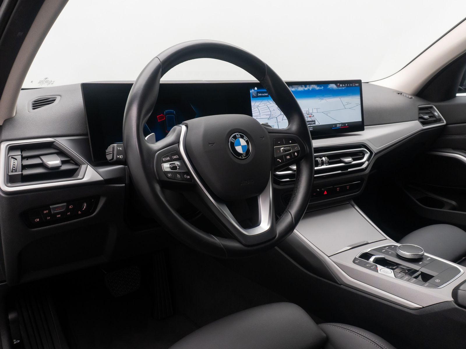 Fahrzeugabbildung BMW 320i GeschwindigReg AHK DAB Sportsitz Teilleder