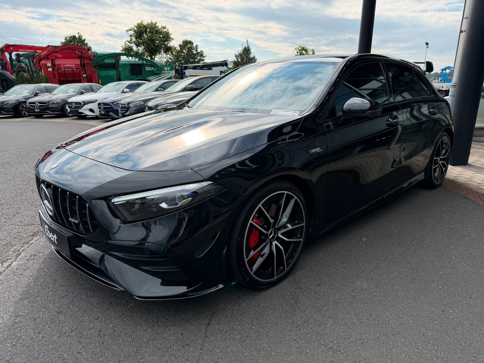 Fahrzeugabbildung Mercedes-Benz A 35 AMG 4Matic+Aero+StandH+360+MultiB+Memory