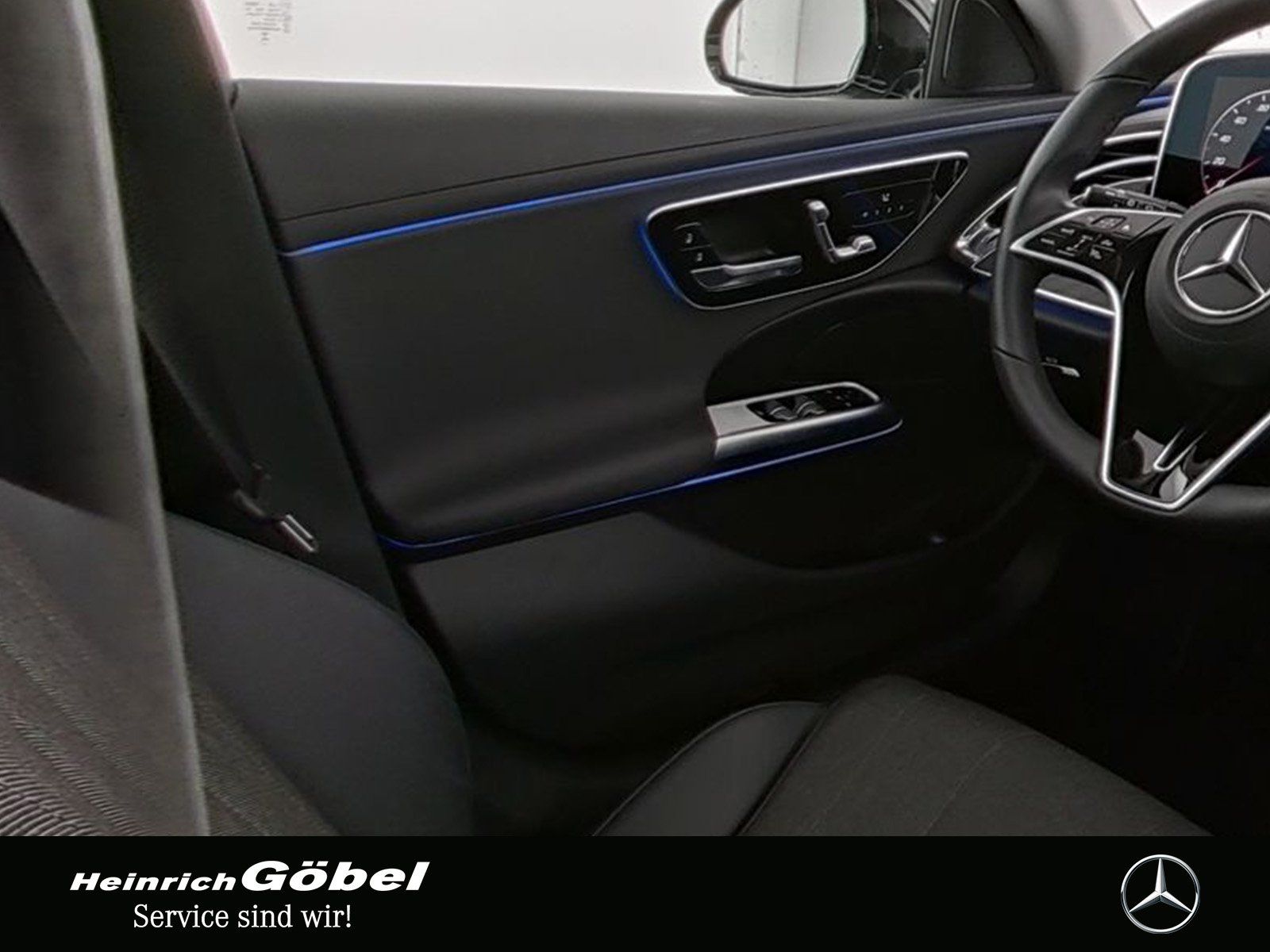 Fahrzeugabbildung Mercedes-Benz E 200 AVANTGARDE+DIGITAL.L+AHK+MEMORY+360°+SHZ