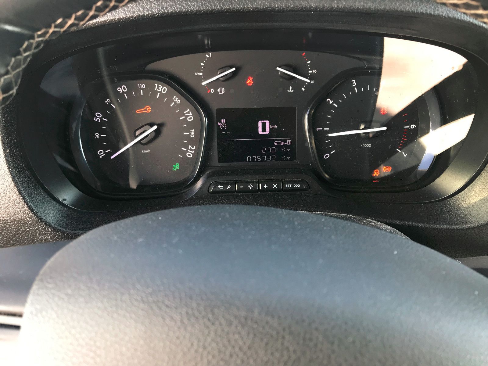 Fahrzeugabbildung Peugeot Expert Kasten Premium L2,Navi,SHZ,PDC,SHg