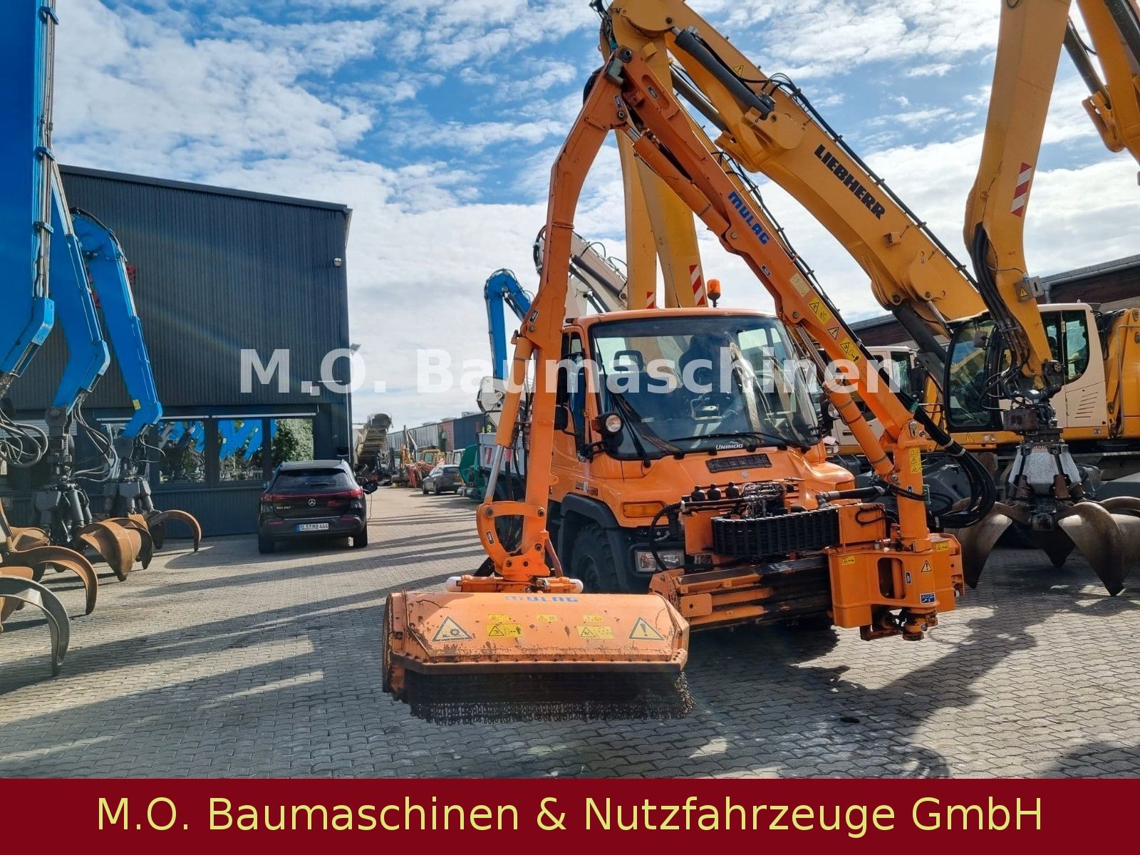 Fahrzeugabbildung Unimog U 300 Plus / Mulag  / Mähgerät / Schere / Bürste