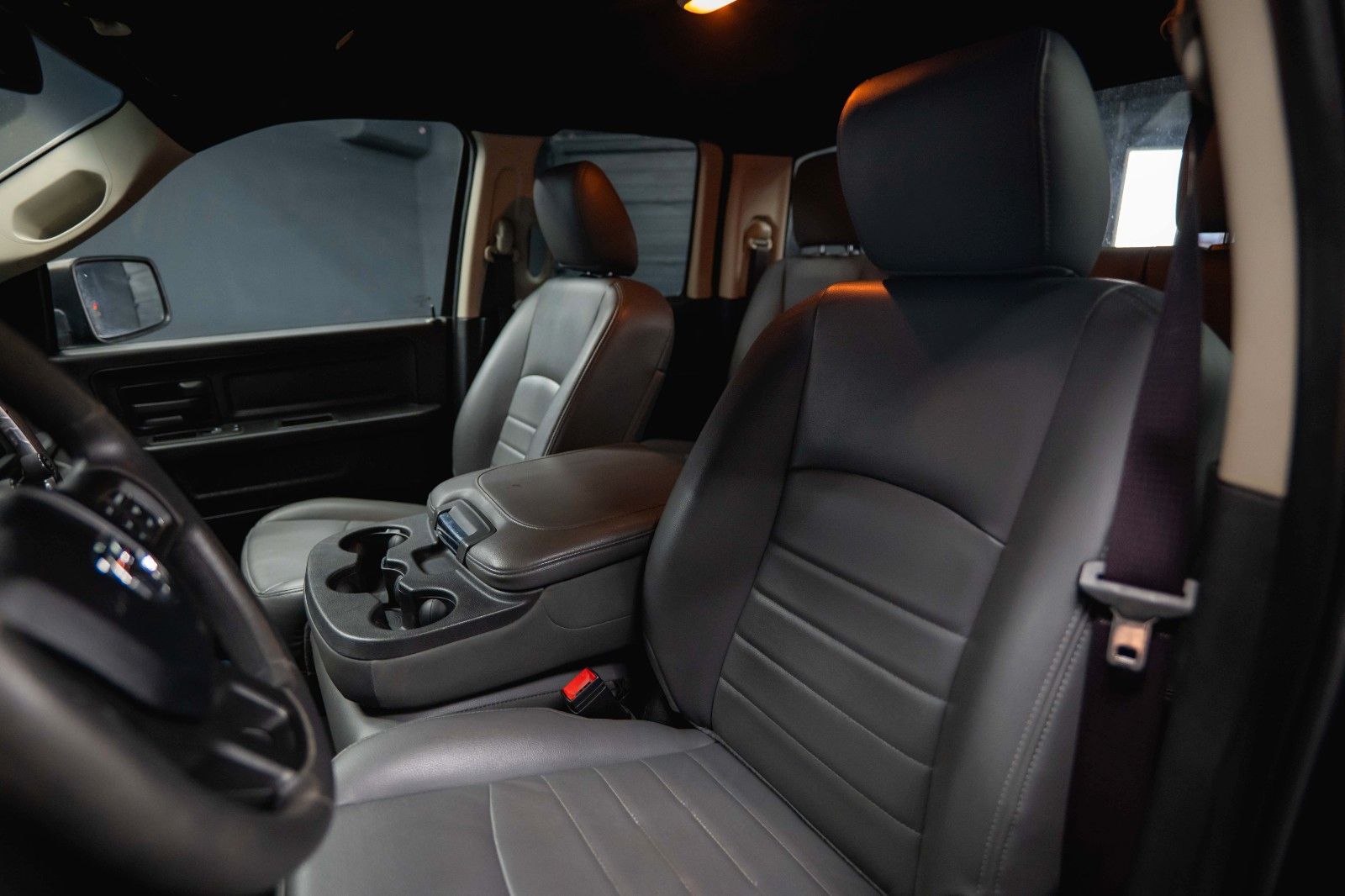 Fahrzeugabbildung Dodge RAM 3.6 V6 4x4  LONGBED Offroad *LPG*6 Sitze*