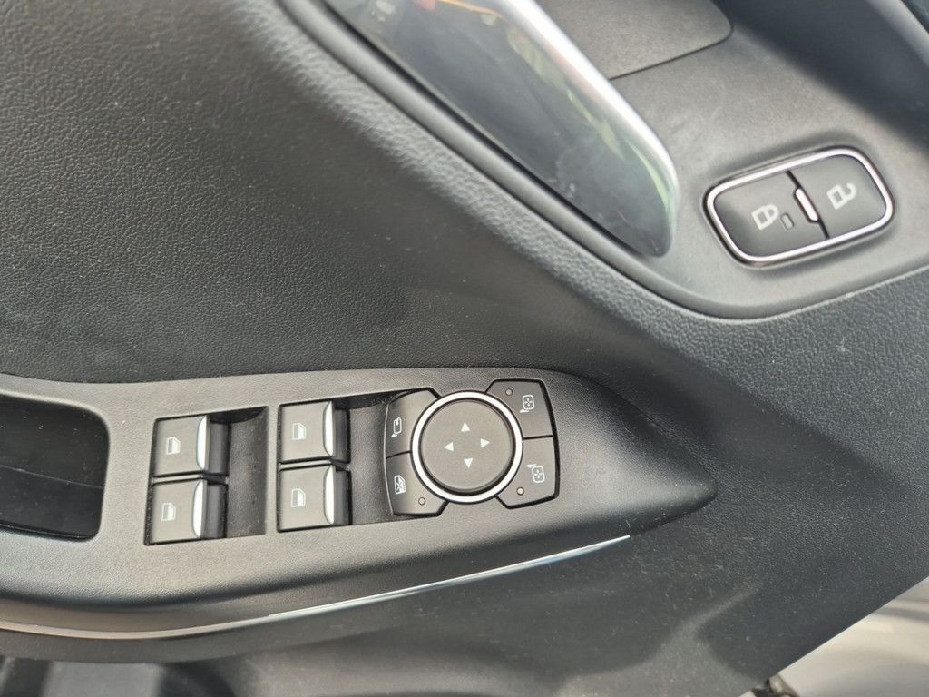 Puma 1.0 EcoBoost Titanium *LED*SHZ*NAVI*FRONTSC