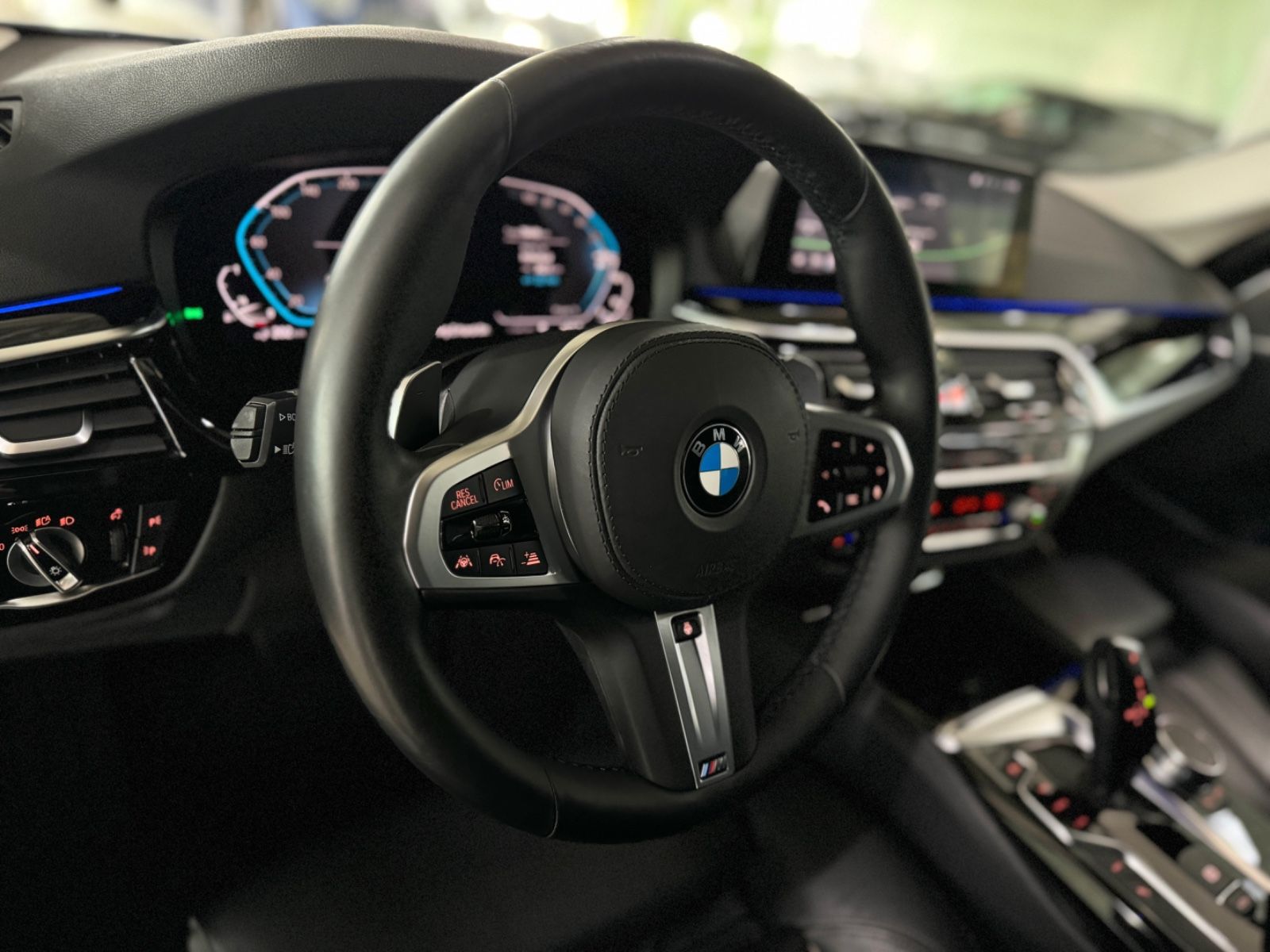 Fahrzeugabbildung BMW 530e iP Sport Line ACC Kamera SoftCose DAB HiFi