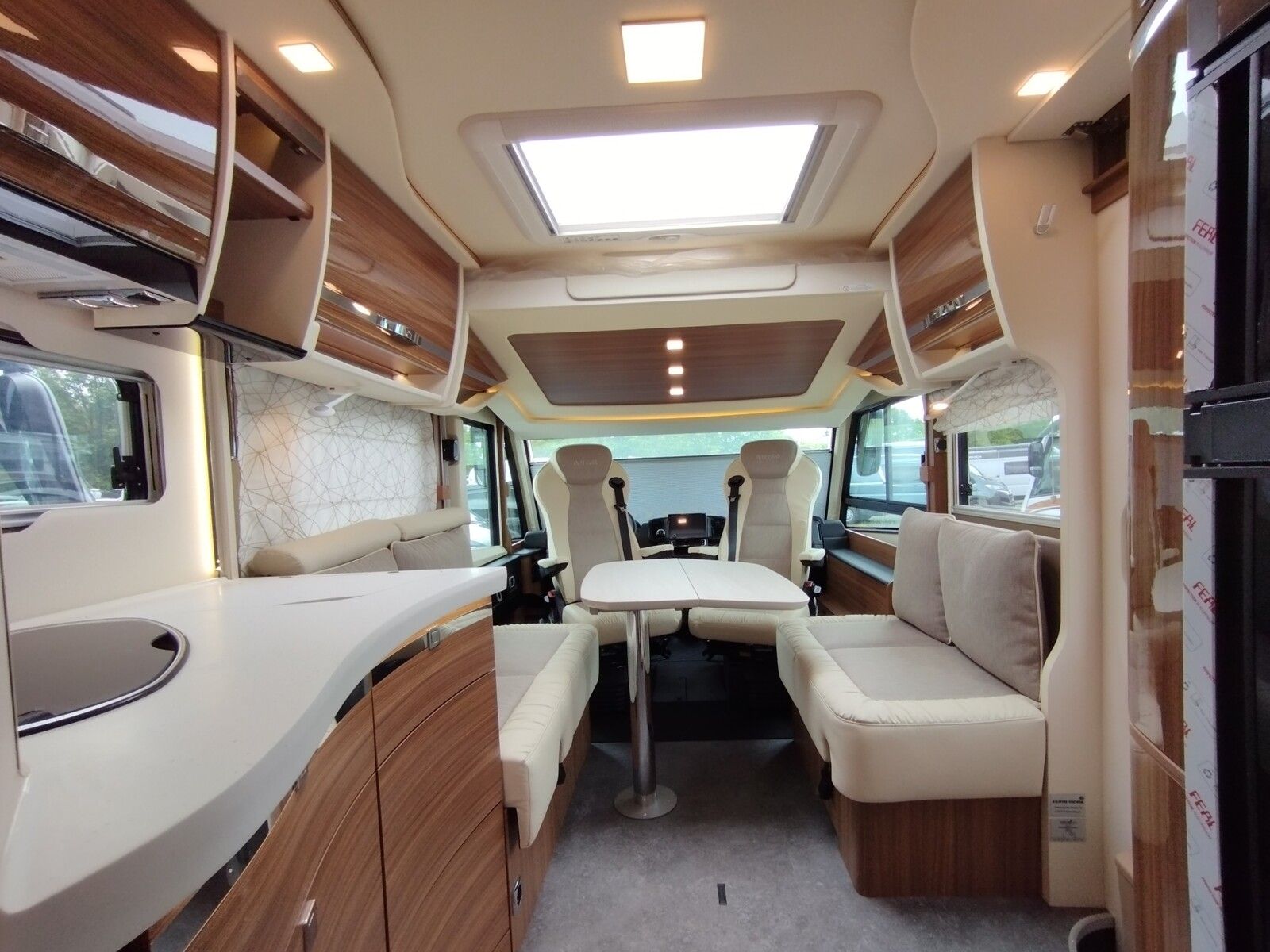 Fahrzeugabbildung Eura Mobil Integra I 760 QF SAT,Solar,Klimaanlage,TV,RK