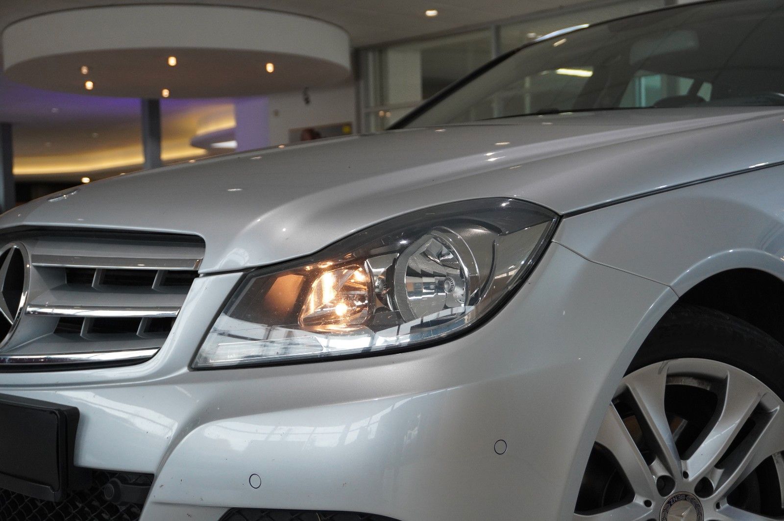 Fahrzeugabbildung Mercedes-Benz C 220 T AVANTGARDE KLIMA/SHZ/PDC/T-LEDER/USB