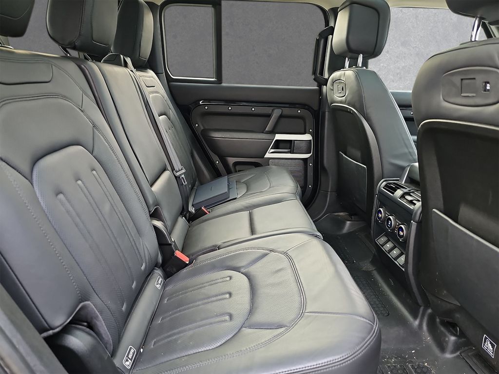 Land Rover Defender 110 D240 HSE