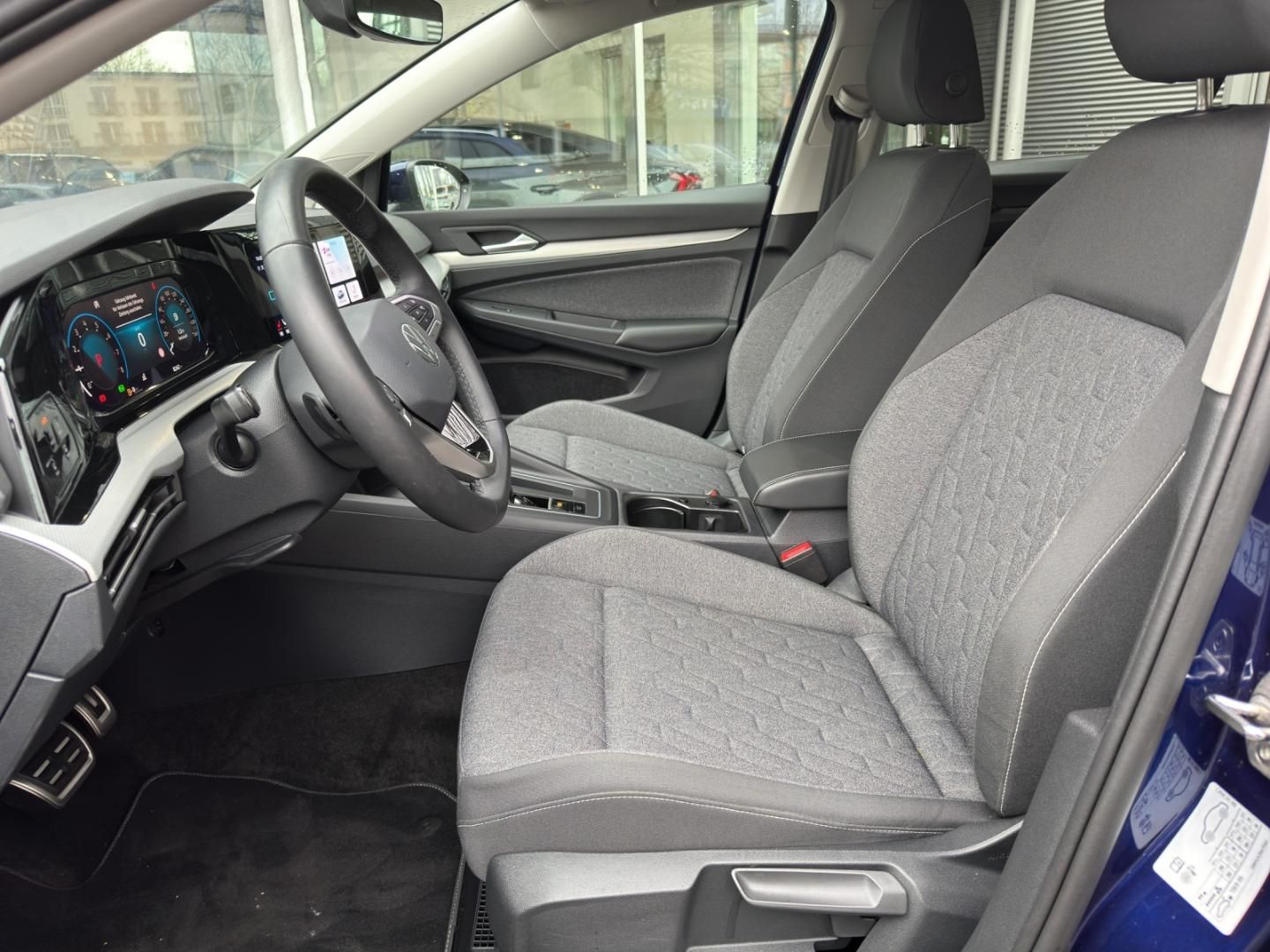 Fahrzeugabbildung Volkswagen Golf Variant MOVE Golf VIII Variant MOVE 1.0 eTS