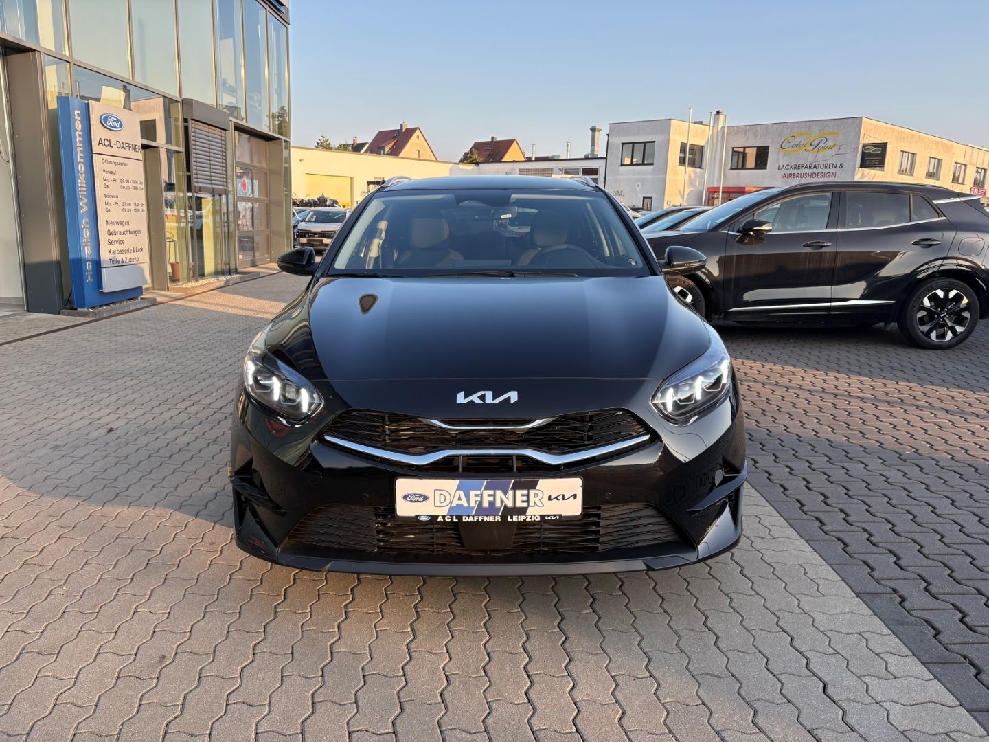 Fahrzeugabbildung Kia Ceed_sw Ultimate Kamera PDC SHZ Verkehrszeichen