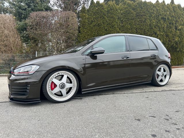 Volkswagen Golf VII GTI Performance !BullX!D2airride!Rieger