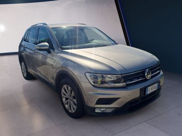 Volkswagen Tiguan - 1