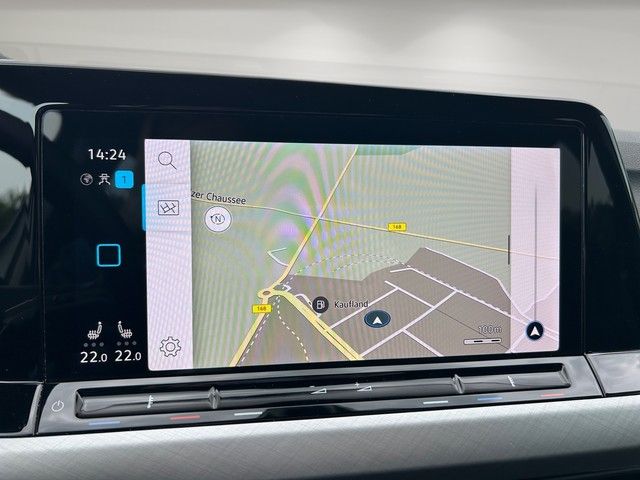 Fahrzeugabbildung Volkswagen Golf VIII Variant 1.5TSI Life LED+ACC+NAVI+PARKL