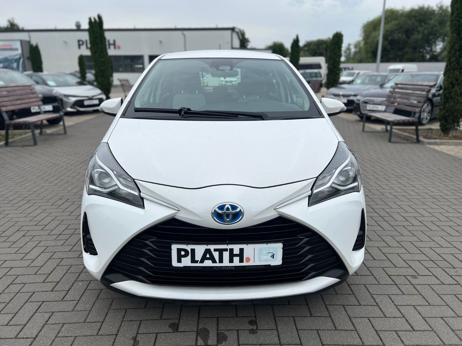 Toyota Yaris Hybrid 5 türig Automatik imagem 3