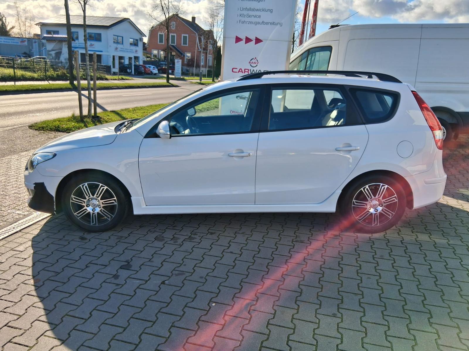 Hyundai i30 2012 — photo 8