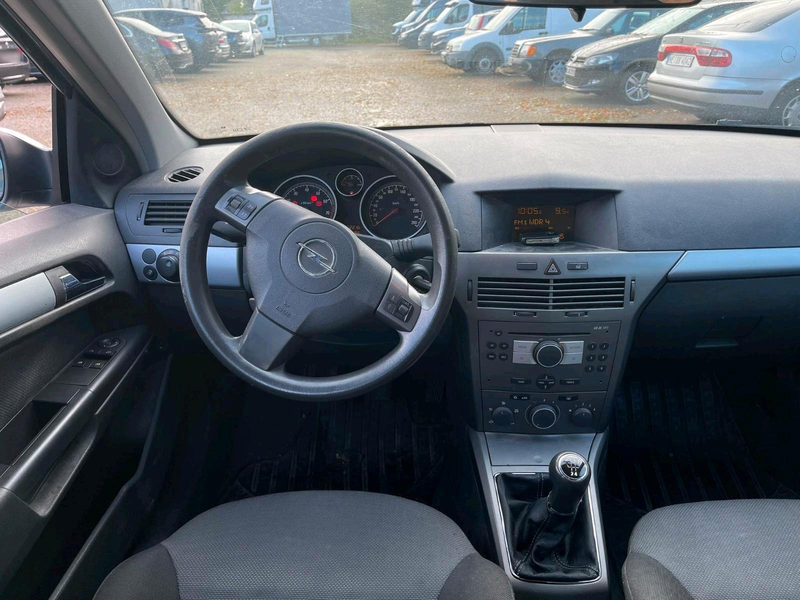 Opel Astra 2005 — photo 7