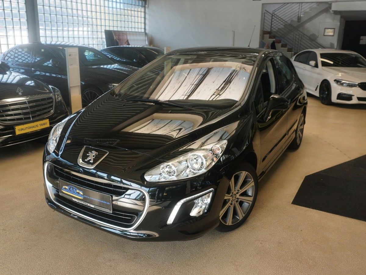 Fahrzeugabbildung Peugeot 308 Allure *1.Hand*Panoramadach*