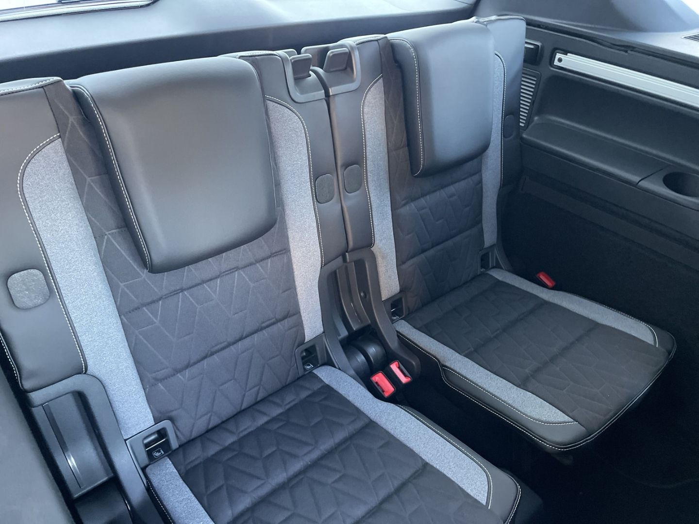 Touran R-Line 1.5TSI DSG AHK/Navi/LED/Kamera/ACC