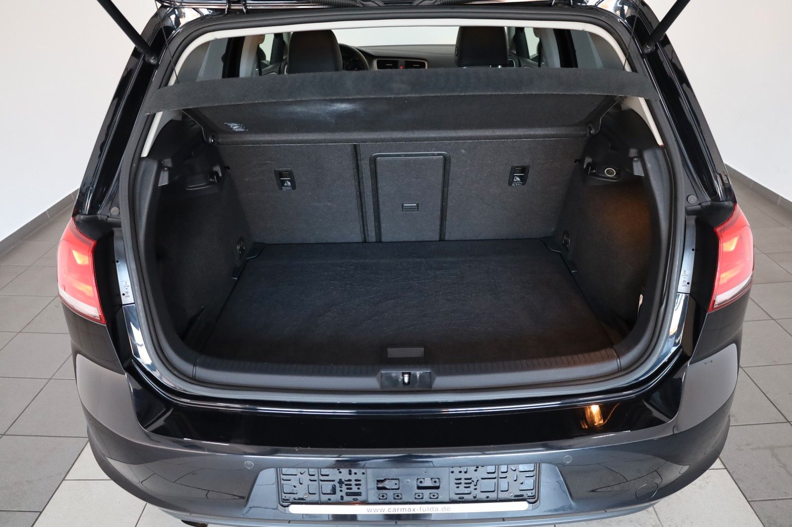 Fahrzeugabbildung Volkswagen Golf VII Lim.Comfortline BMT,T.Leder,Navi,SH,PDC