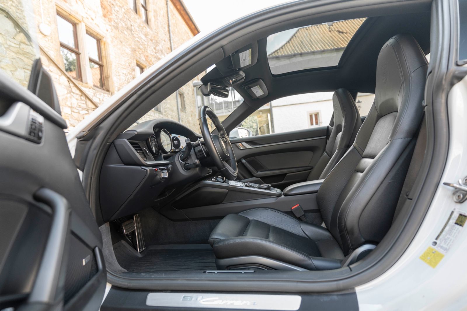 Fahrzeugabbildung Porsche 911 Carrera 992 BOSE SPORT-CHRONO PASM CARPLAY