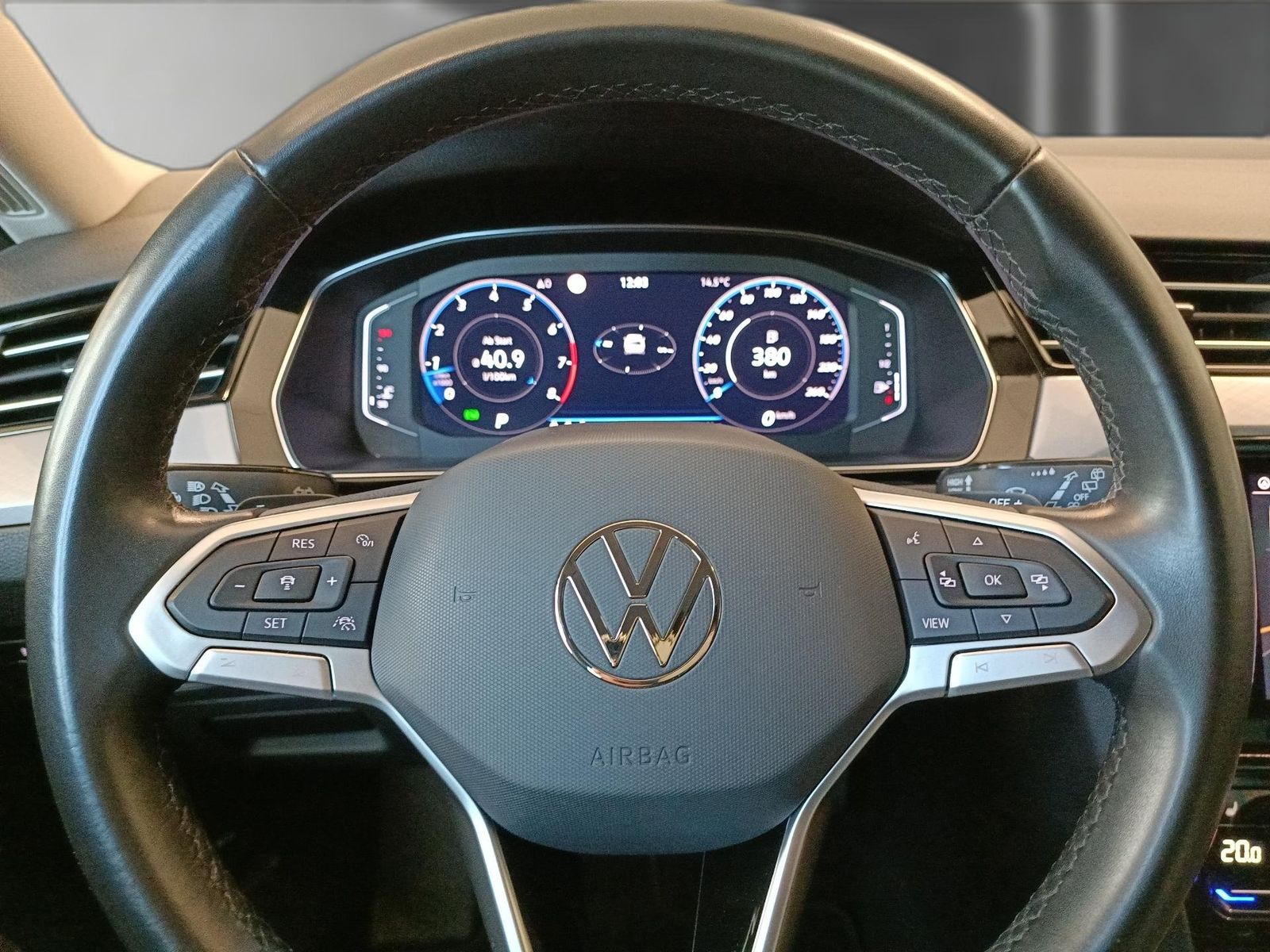 Volkswagen Passat - Bild 11