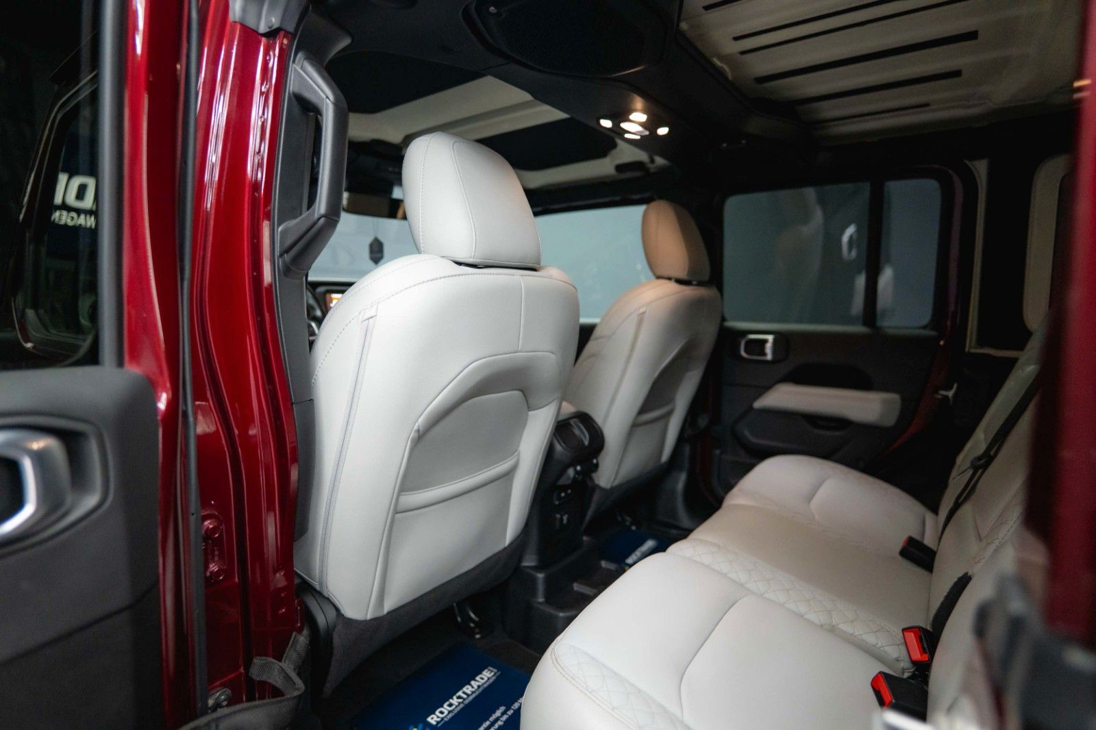 Fahrzeugabbildung Jeep Wrangler 3.0L EcoDiesel Unlimited Sahara 4x4 ACC