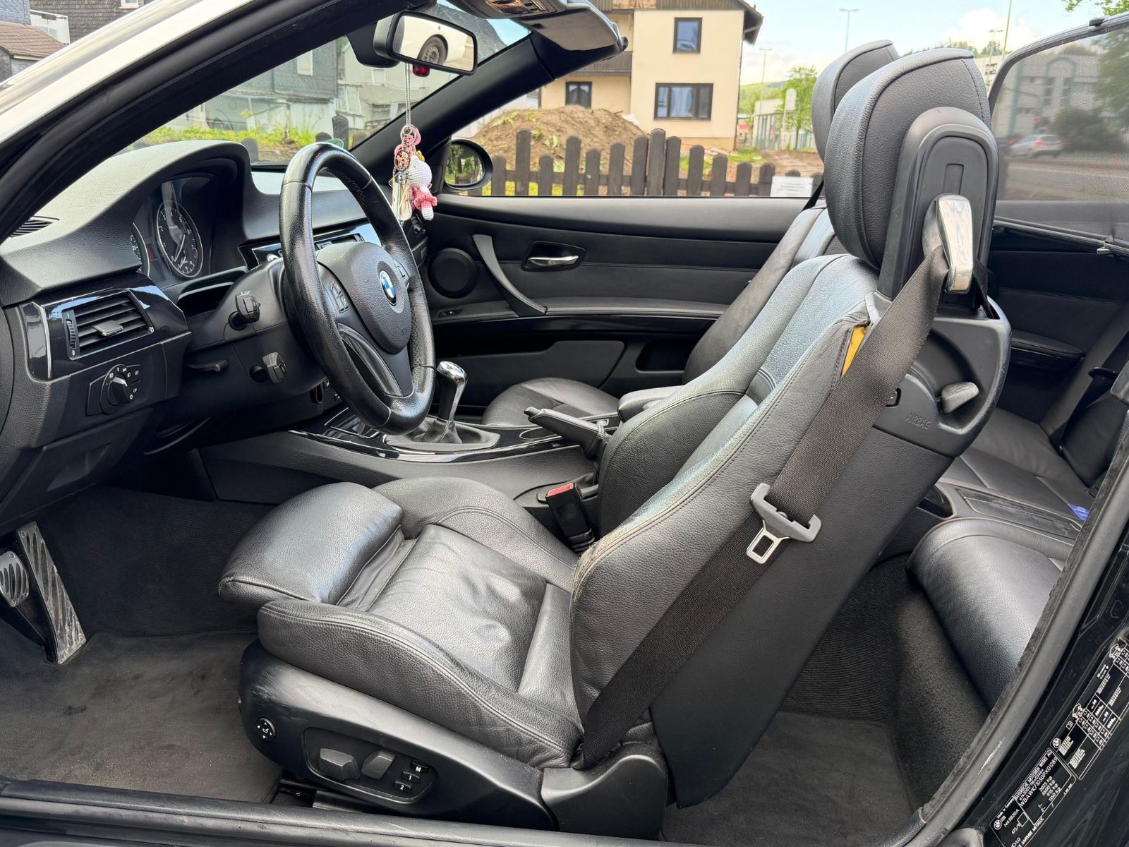Fahrzeugabbildung BMW 320 3 Cabrio 320i