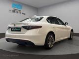 Alfa Romeo Giulia Ti Q4 Kamera/CarPlay/Totwinkel/Spurhalte - Alfa Romeo Giulia: Limousine