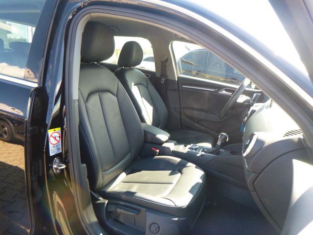 Fahrzeugabbildung Audi A3 Sportb 35 TFSI design >AUT/LEDER/Standheiz<