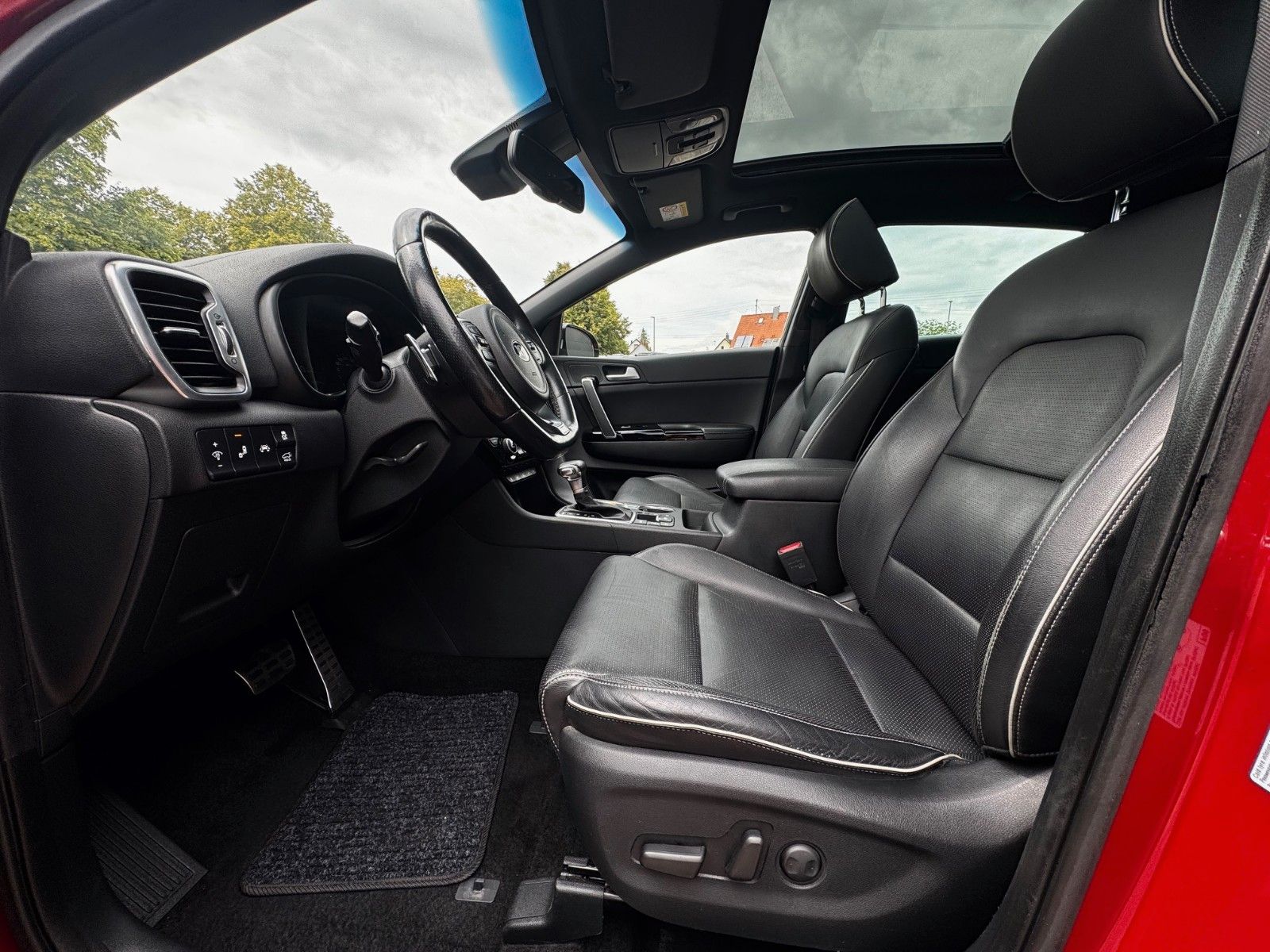 Fahrzeugabbildung Kia Sportage GT-Line 4WD GLASDACH SITZKÜHLUNG