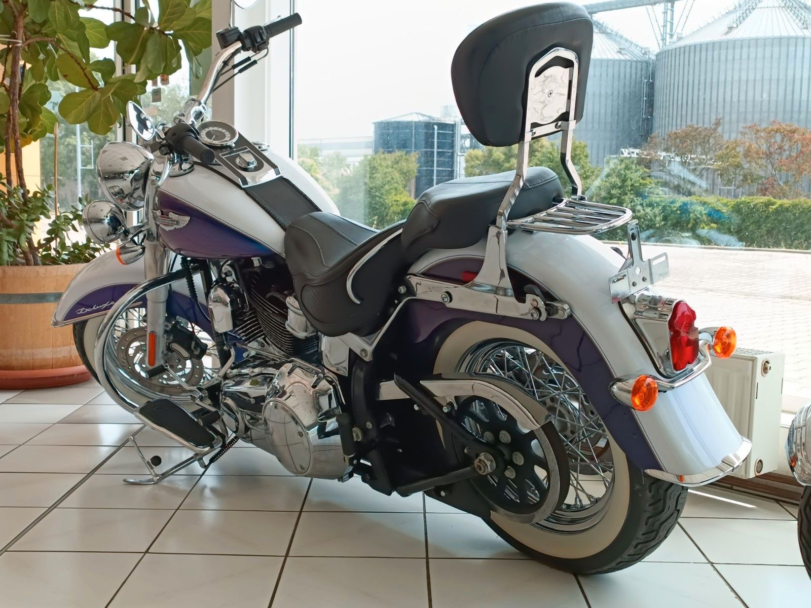 Fahrzeugabbildung Harley-Davidson SOFTAIL DELUXE