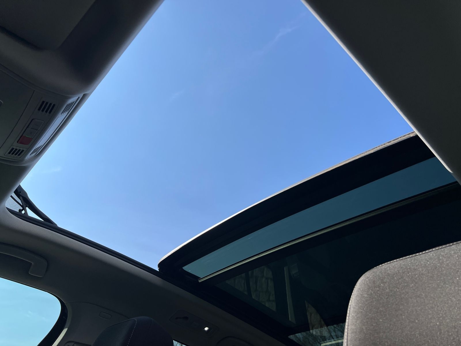 Fahrzeugabbildung Volkswagen Touran Highline 2.0 TDI DSG *AHK, LED, 7 Sitze,