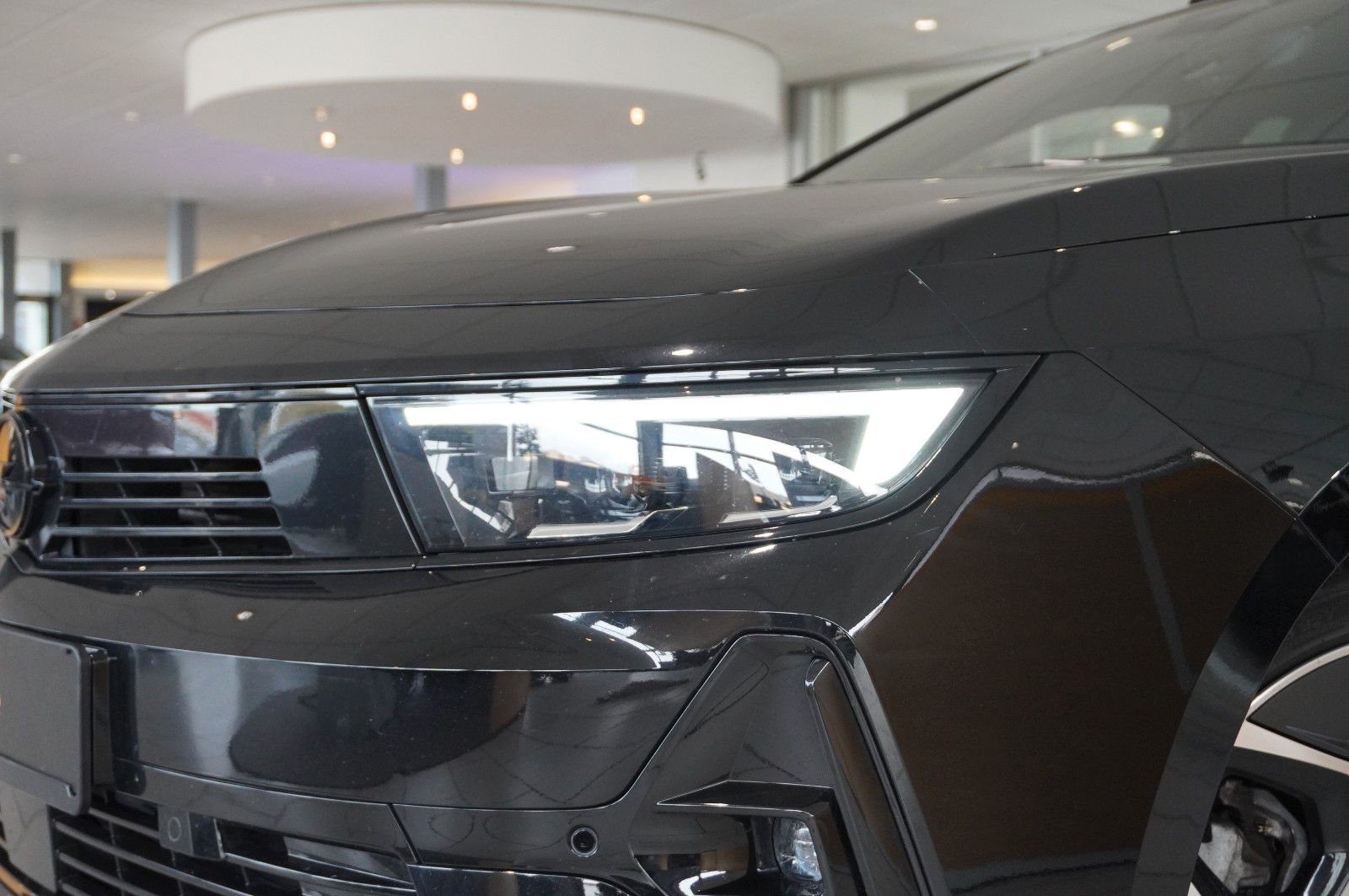 Fahrzeugabbildung Opel Astra L ST 1.2T ULTIMATE NAVI/LED/360°/PANO/DAB+