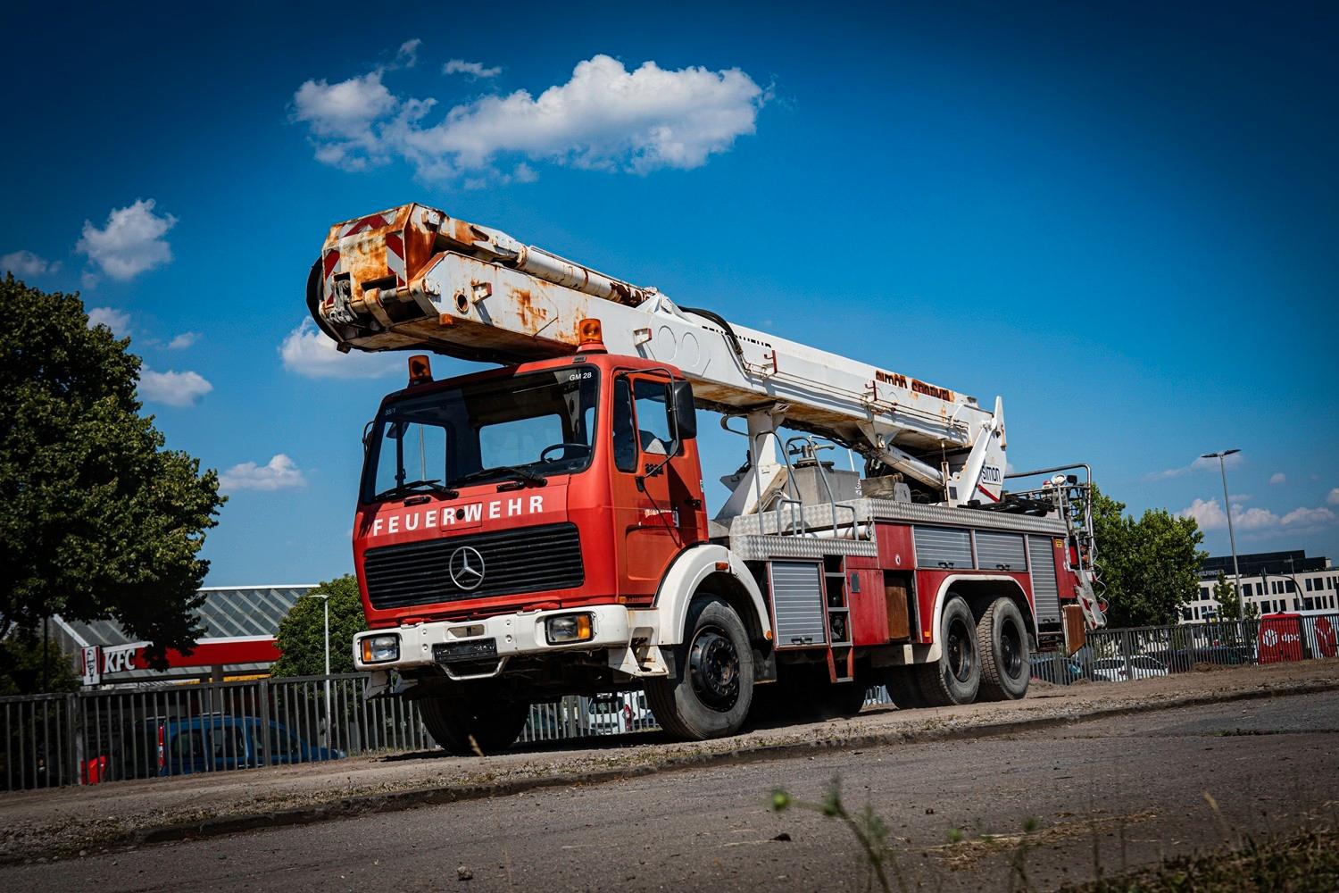 Mercedes-Benz Mercedes 2232, 6x4, Hub- Arbeitsbühne