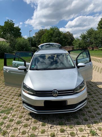 Volkswagen Touran 1.5 TSI Comfort 7-Sitz NAVI ACC  TÜV NEU