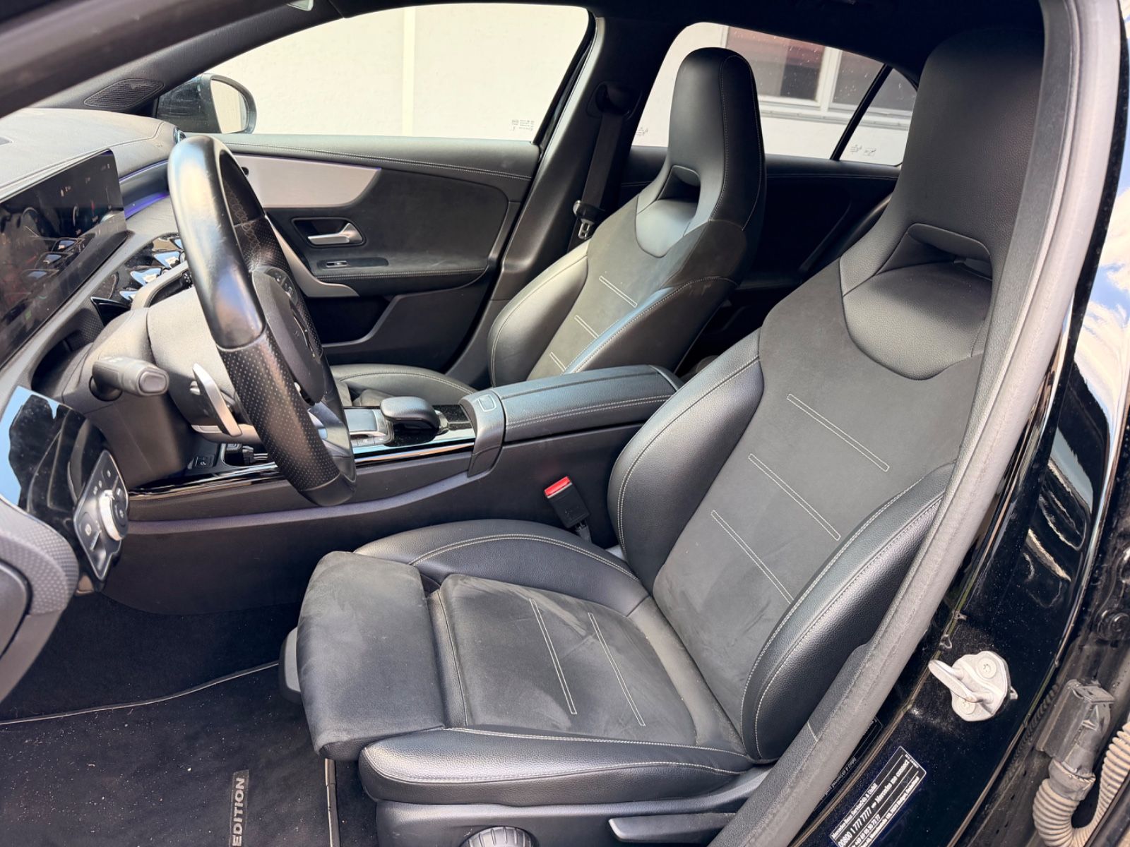 Mercedes-Benz A 250 e Edition AMG Black Line foto 12