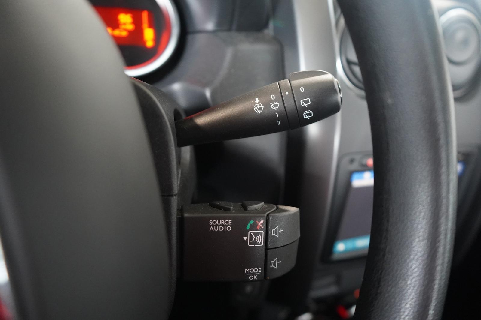 Dacia Duster II 1.6 SCe Navi Tempomat Sitzheizung DAB