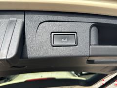 VW Touran 2.0 TDI Trendline DSG Taxi Kindersitz LED VW Touran 2.0 TDI Trendline DSG Taxi Kindersitz LED