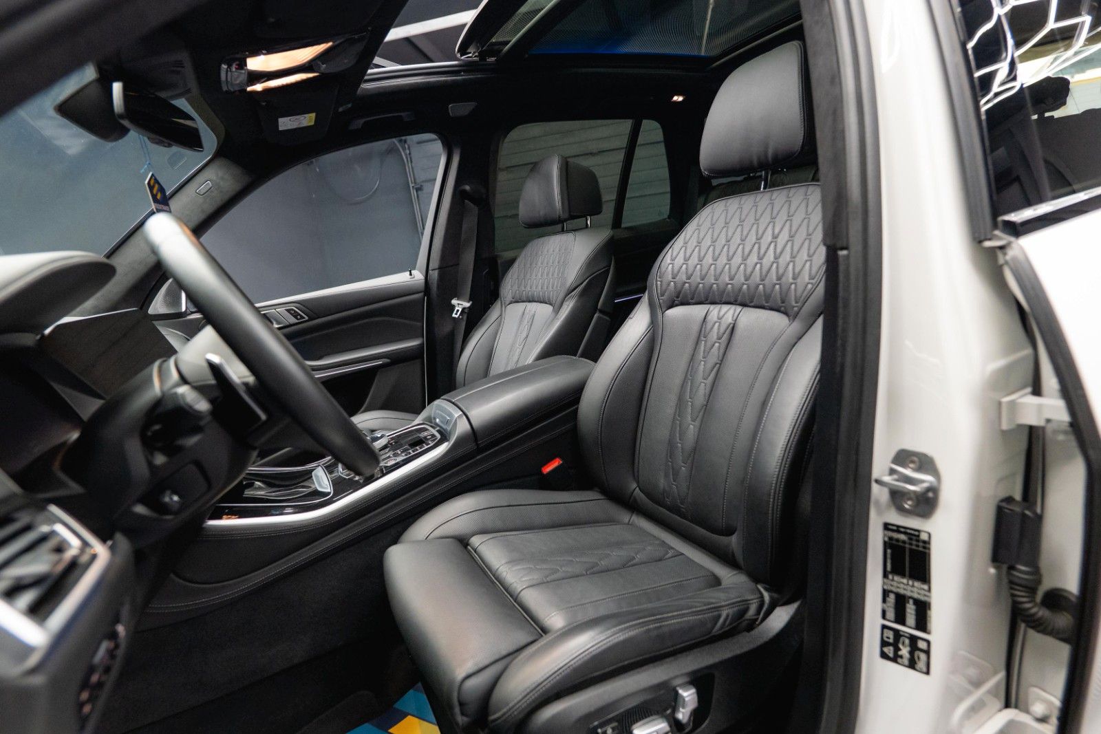 Fahrzeugabbildung BMW X5 M50i Shadow Line | ACC | Pano | Laser | Sky