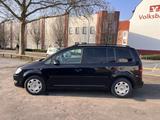 Volkswagen Touran TEMPOMAT*KLIMATRONIC*7-SITZER*TÜV/AU*02/2 - gebrauchte VW Touran aus dem Jahr 2007