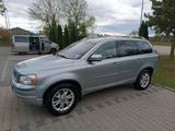 Volvo XC90 D5 WD 7sitze - Volvo XC90 aus 2013: Geländewagen