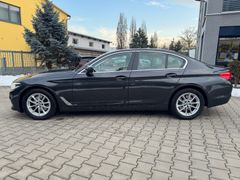 BMW 520d Autom. *DISPLAY KEY*HEAD UP*SURROUND VIEW*