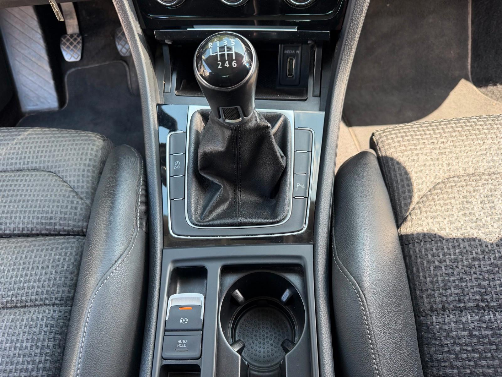 Volkswagen Golf VII 2.0TDI*Xenon*Teilleder*Sitzhzg*