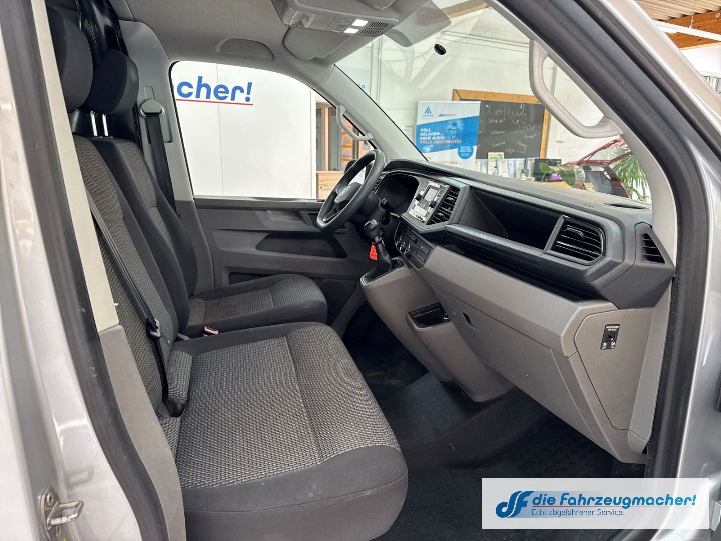 Fahrzeugabbildung Volkswagen Transporter T6.1 Kasten AHK DAB 2x Schiebetür 15