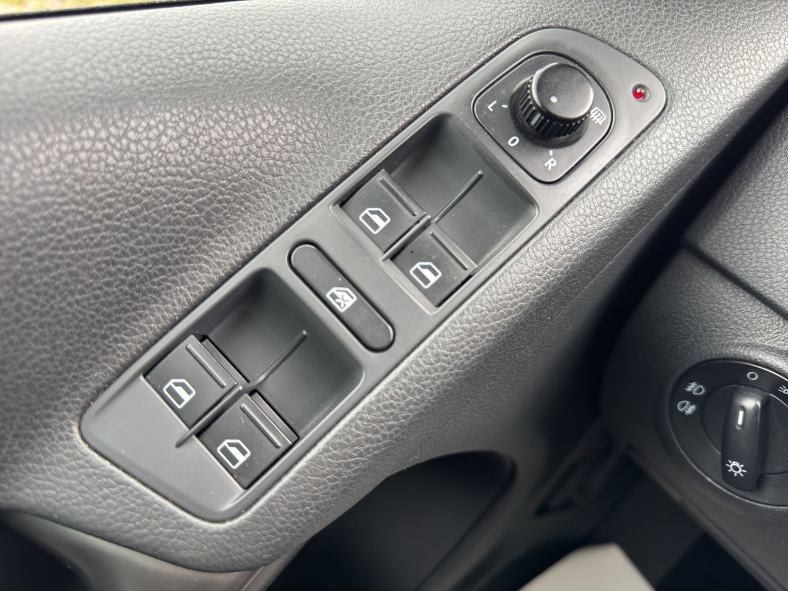 Fahrzeugabbildung Volkswagen Tiguan Sport & Style 4Motion/Kam./Leder/AHK