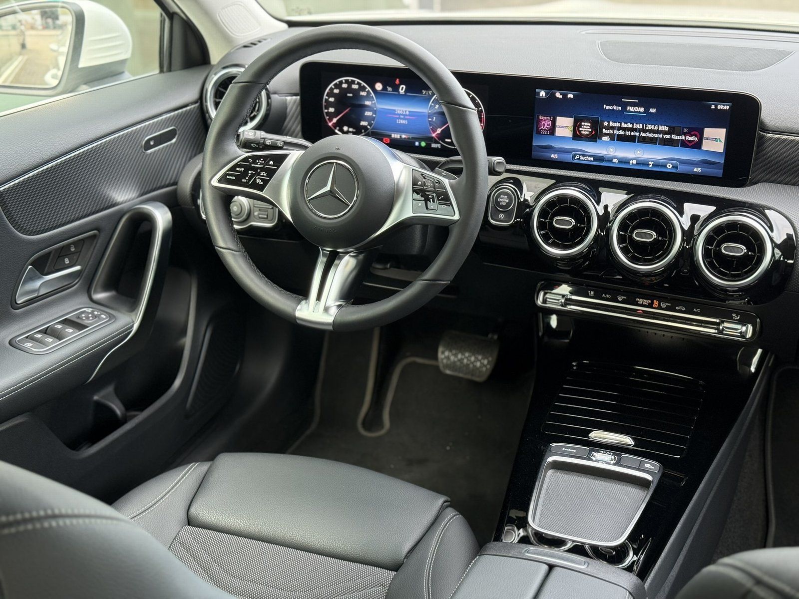 Fahrzeugabbildung Mercedes-Benz A 180 Progressive*KAMERA*LED*SPURHALTE*LENKRADHE